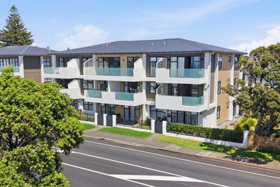 /international/nz/hibiscus-coast-highway-orewa-auckland-320105806645/