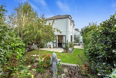 /international/nz/spencer-street-addington-canterbury-320107645102/