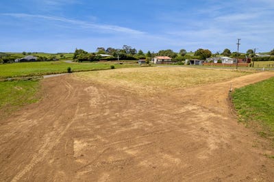 /international/nz/hills-road-stratford-taranaki-320104224239/
