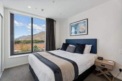 /international/nz/-door-206-18-frankton-road-town-centre-otago-320106245454/