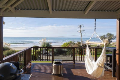 /international/nz/waiotu-road-tokomaru-bay-gisborne-320108457762/