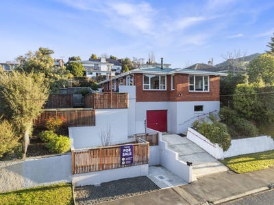 /international/nz/hall-road-sawyers-bay-otago-320100629690/