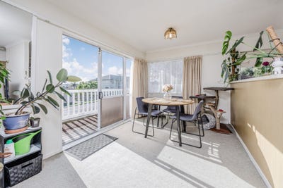 /international/nz/wellington-street-papakura-auckland-320100080493/