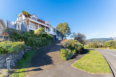 /international/nz/weggery-drive-waikanae-beach-wellington-320108528144/