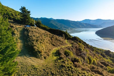 /international/nz/cullensville-road-linkwater-marlborough-320085613584/