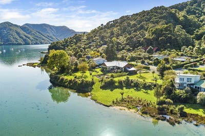 /international/nz/queen-charlotte-drive-marlborough-sounds-marlborough-320095295854/