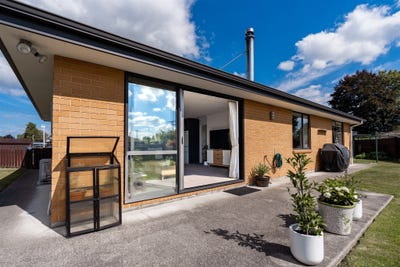 /international/nz/union-street-milton-otago-320097994330/