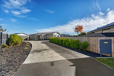 /international/nz/full-moon-lane-rolleston-canterbury-320108485326/