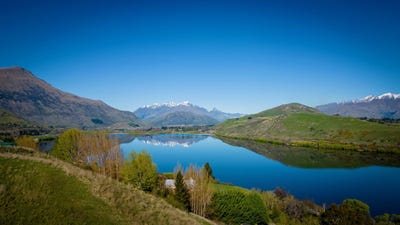 /international/nz/wilding-road-lake-hayes-otago-320103077872/