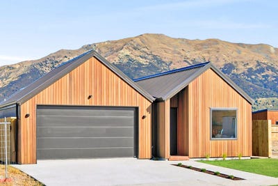 /international/nz/gillespie-street-lake-hawea-otago-320098285160/
