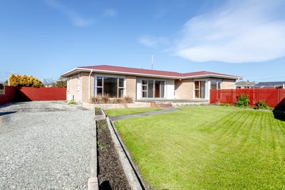/international/nz/howitt-place-hokitika-west-coast-320108160595/