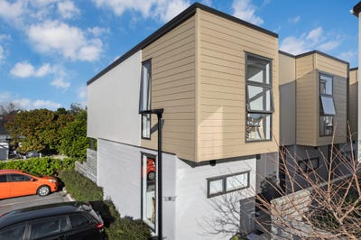 /international/nz/parson-lane-papatoetoe-auckland-320101076673/