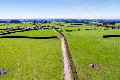 /international/nz/kent-road-korito-taranaki-320107326509/