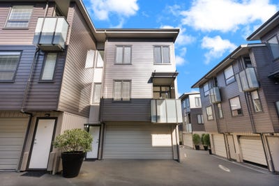 /international/nz/harold-street-mount-eden-auckland-320108457187/
