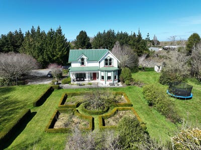 /international/nz/riverbank-road-inch-clutha-otago-320102419382/