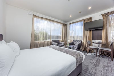 /international/nz/wadier-place-henderson-auckland-320100401463/