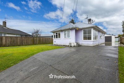 /international/nz/hikurangi-street-trentham-wellington-320092540598/