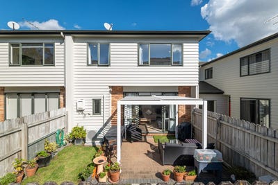 /international/nz/northcross-drive-oteha-auckland-320107789391/