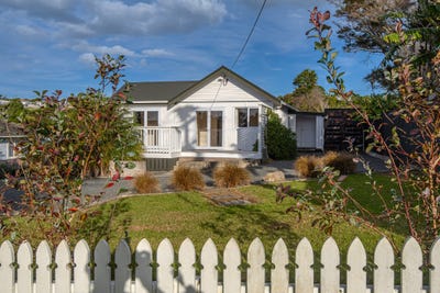 /international/nz/raurimu-avenue-onerahi-northland-320108485512/