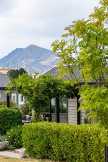 /international/nz/rocklands-court-wanaka-otago-320108485221/