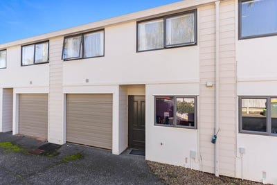 /international/nz/fields-parade-oteha-auckland-320101128544/