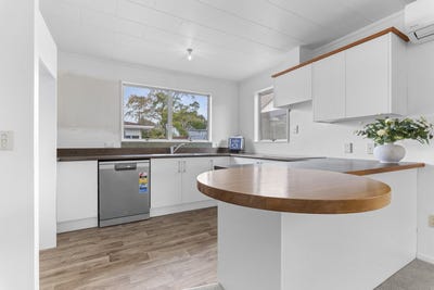 /international/nz/wallace-place-westown-taranaki-320102366607/