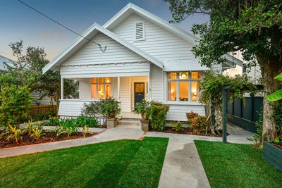 /international/nz/clarence-street-devonport-auckland-320108485669/