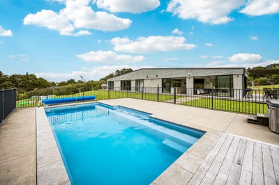 /international/nz/pebble-brook-road-wainui-auckland-320107974709/