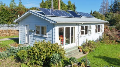 /international/nz/main-road-lower-moutere-motueka-tasman-320108005748/