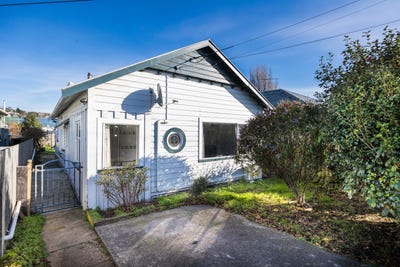 /international/nz/baker-street-caversham-otago-320100457253/
