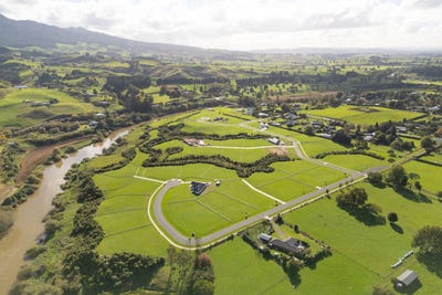 /international/nz/taraire-road-pirongia-waikato-320107525227/