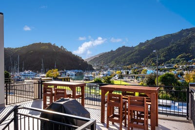 /international/nz/wellington-street-picton-marlborough-320105227591/
