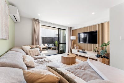 /international/nz/hinonga-loop-silverdale-auckland-320107246843/