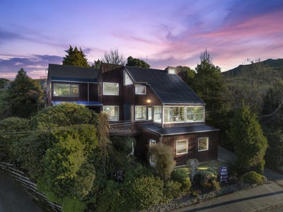 /international/nz/delphic-street-sawyers-bay-otago-320100629623/
