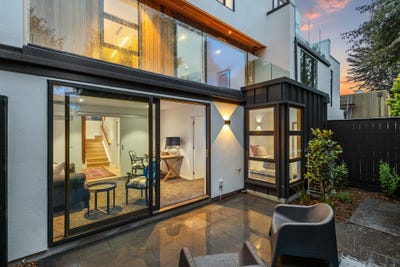 /international/nz/carlton-mill-road-merivale-canterbury-320105345870/