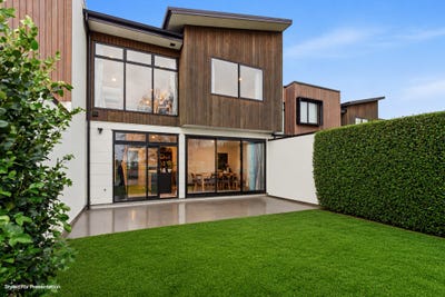 /international/nz/ruge-court-cambridge-waikato-320108593544/