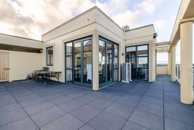 /international/nz/queen-street-penthouse-3-city-centre-manawatu-wanganui-320103727030/