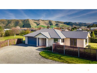 /international/nz/hillary-street-waimate-canterbury-320108593872/