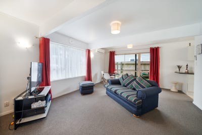 /international/nz/phillip-street-johnsonville-gisborne-320107326843/