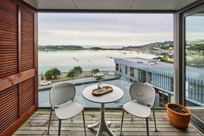 /international/nz/evans-bay-parade-hataitai-wellington-320100230150/