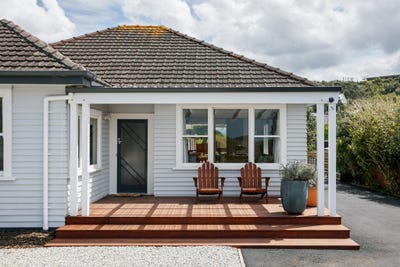 /international/nz/moana-road-okitu-gisborne-320108528091/