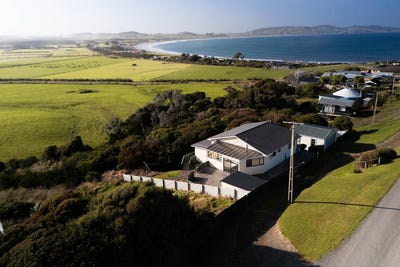 /international/nz/bungalow-hill-road-colac-bay-southland-320108485590/