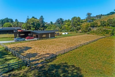 /international/nz/hacche-road-outer-kaiti-gisborne-320104884418/
