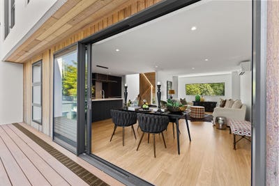 /international/nz/carlton-mill-road-merivale-canterbury-320105345870/