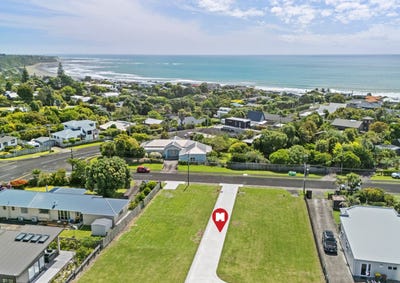 /international/nz/mace-terrace-oakura-taranaki-320104129451/
