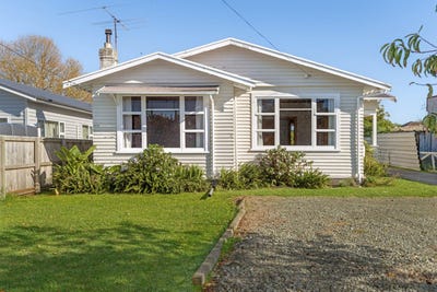 /international/nz/de-lautour-road-kaiti-gisborne-320107042904/