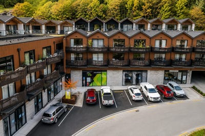/international/nz/hallenstein-street-queenstown-east-otago-320108287398/