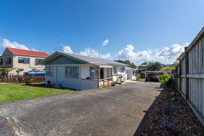 /international/nz/yorke-road-paihia-northland-320096698567/