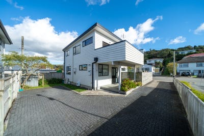 /international/nz/phillip-street-johnsonville-wellington-320108527556/