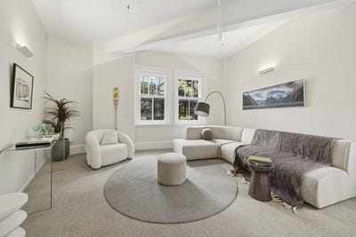 /international/nz/plimmers-steps-wellington-central-gisborne-320108366090/